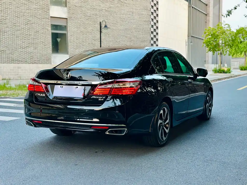 Honda Accord — миниатюра 6