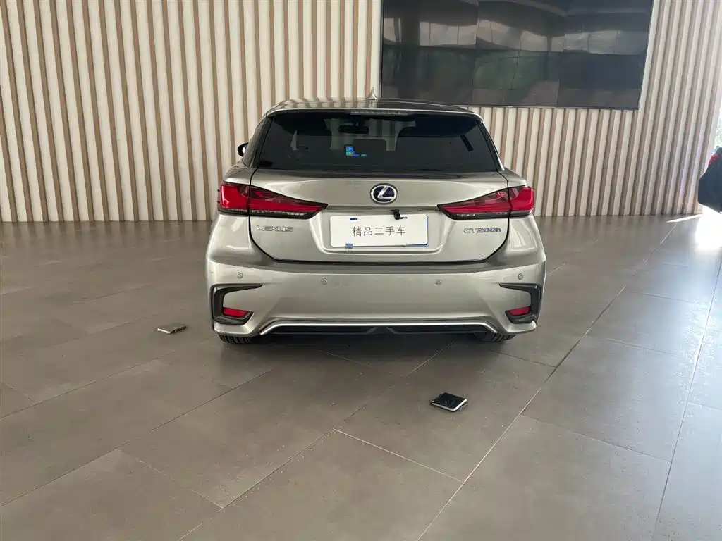 Lexus CT — миниатюра 5