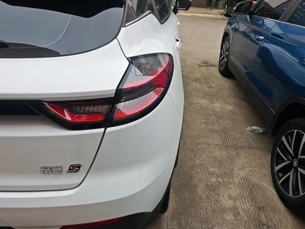 Geely Emgrand S — миниатюра 8