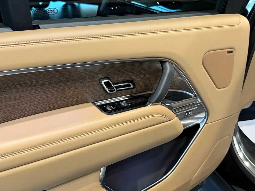 Land Rover Range Rover — миниатюра 13