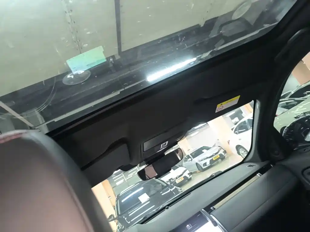Land Rover Discovery Sport — миниатюра 18