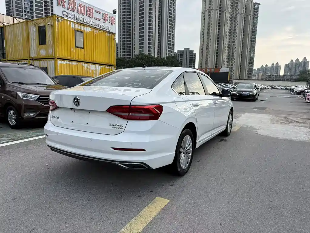 Volkswagen Lavida — миниатюра 6