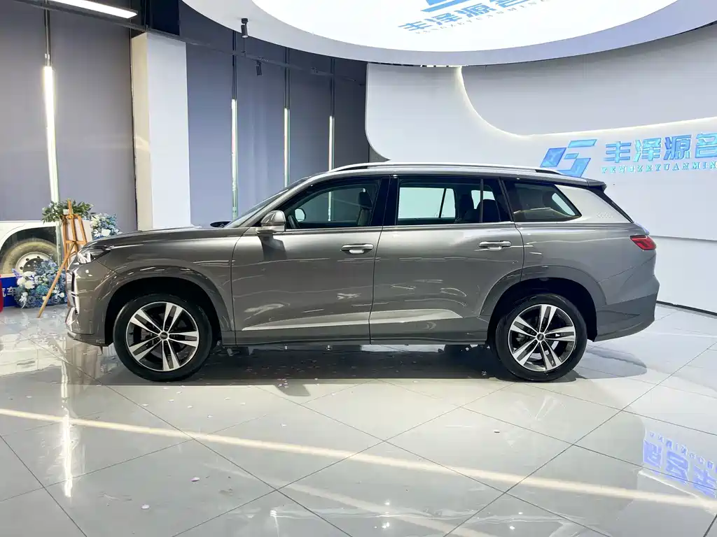 Audi Q6 — миниатюра 3