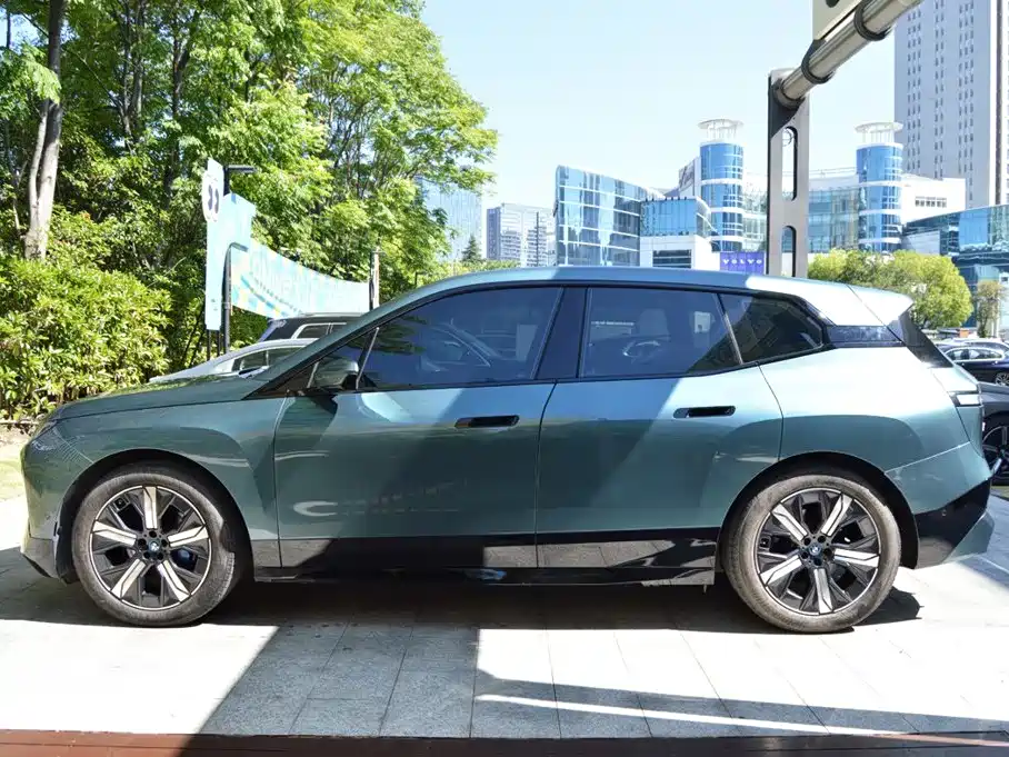 BMW iX — миниатюра 2