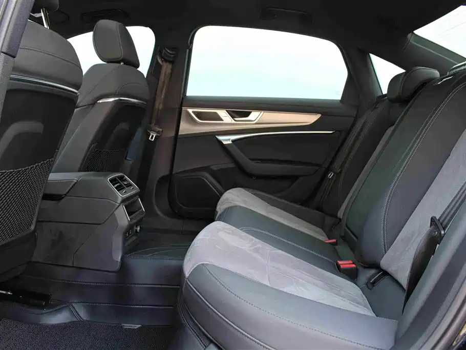 Audi A6L — миниатюра 13