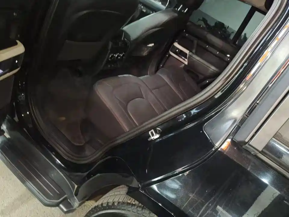 Land Rover Defender — миниатюра 6