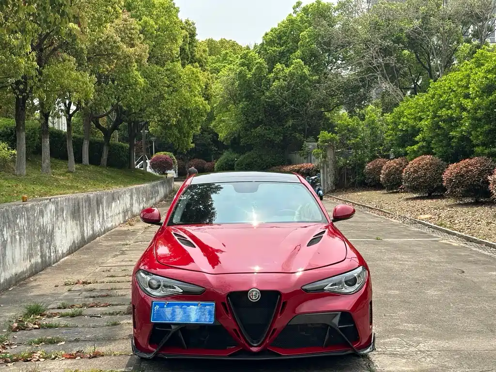 Alfa Romeo Giulia 2020 2.0T 280HP Luxury