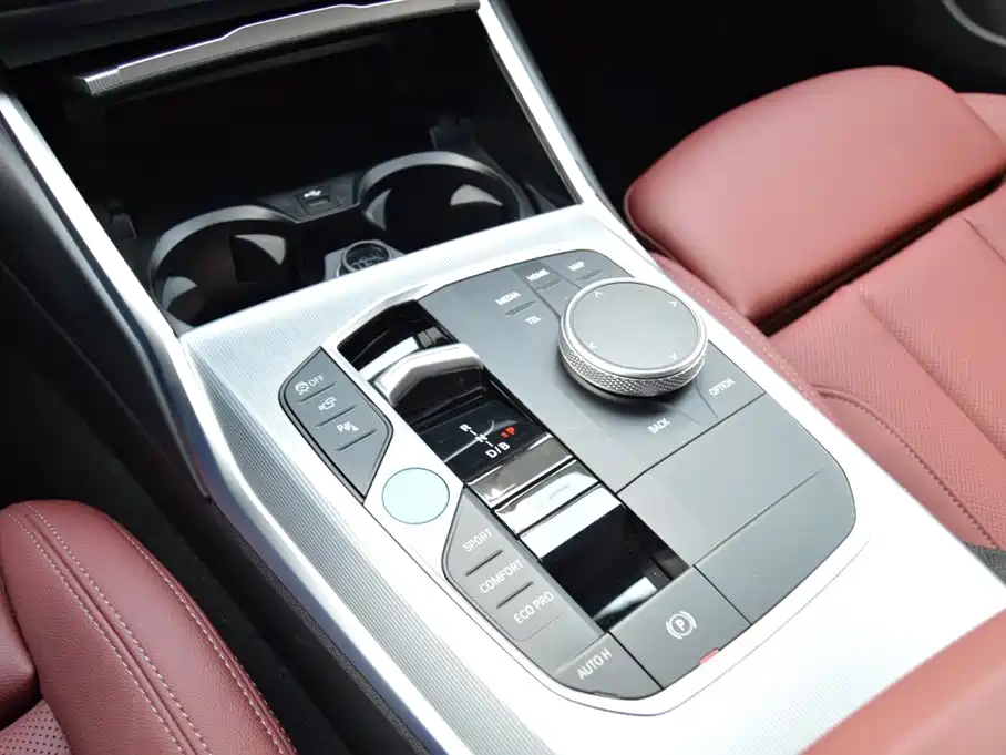 BMW i4 — миниатюра 9