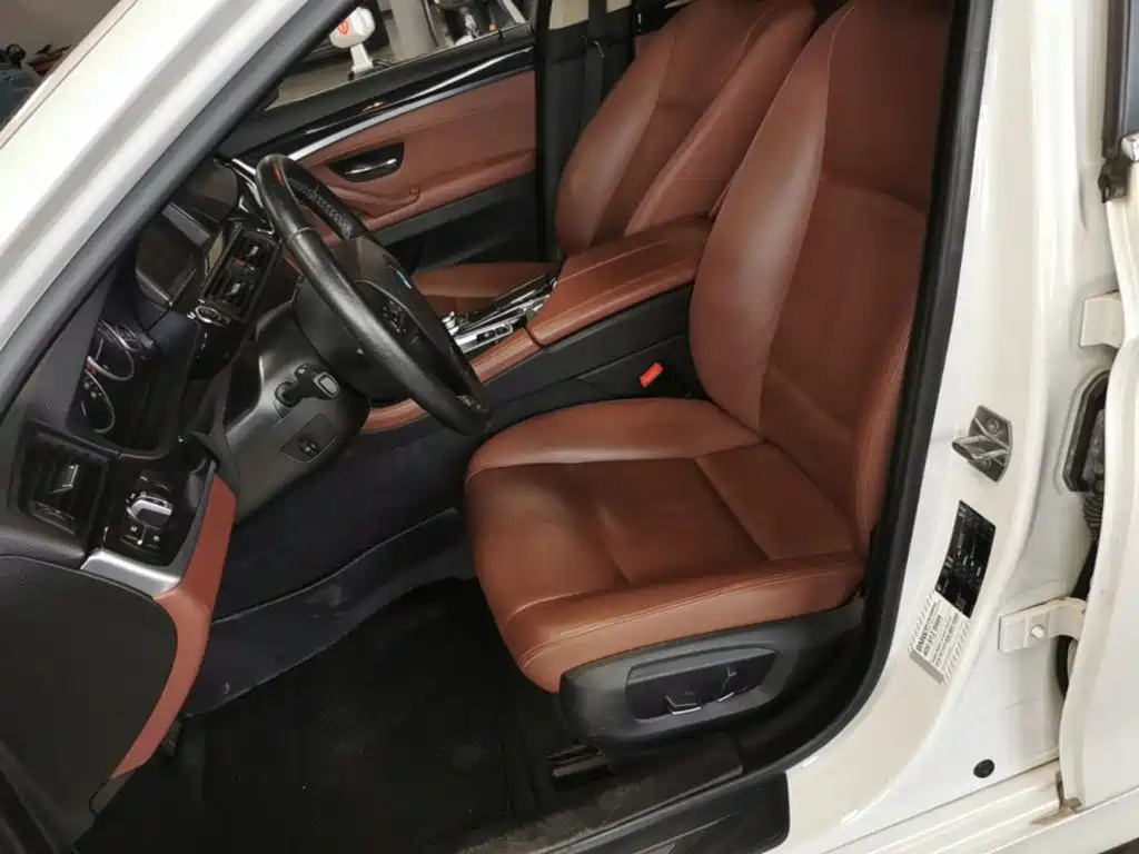 BMW 5 Series — миниатюра 15