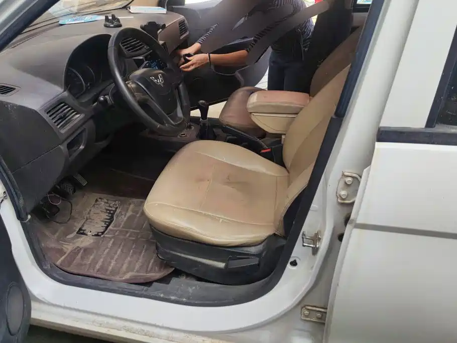 Wuling Hongguang — миниатюра 9