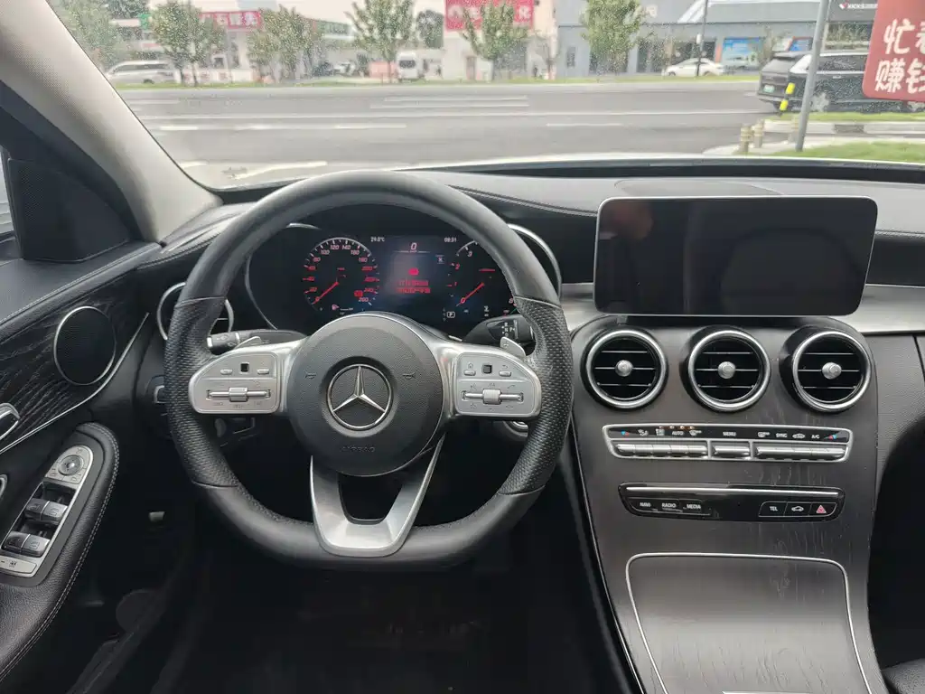 Mercedes-Benz C-Class — миниатюра 13
