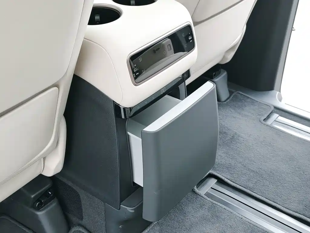 Li Auto Li MEGA — миниатюра 23