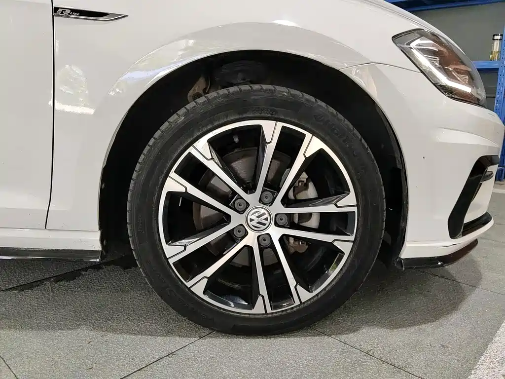 Volkswagen Golf — миниатюра 17