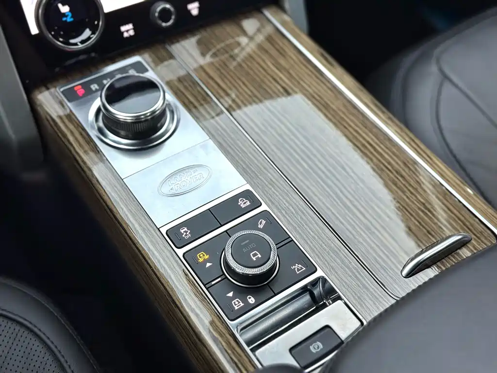 Land Rover Range Rover — миниатюра 13