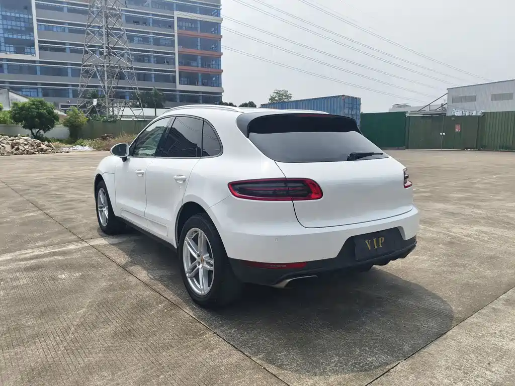 Porsche Macan — миниатюра 4