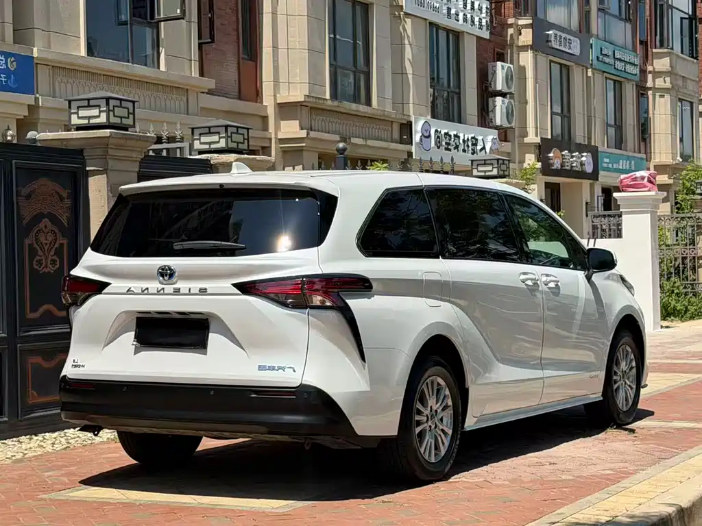 Toyota Sienna 2023 2.5L Comfort