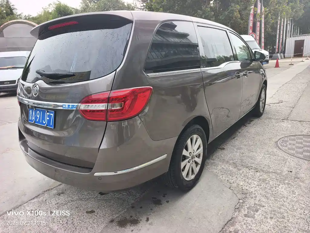 Buick GL8 — миниатюра 9