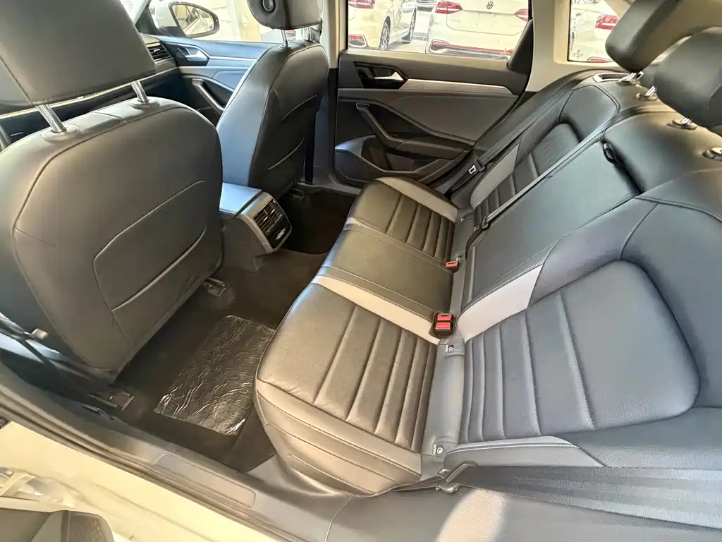 Volkswagen Sagitar — миниатюра 5