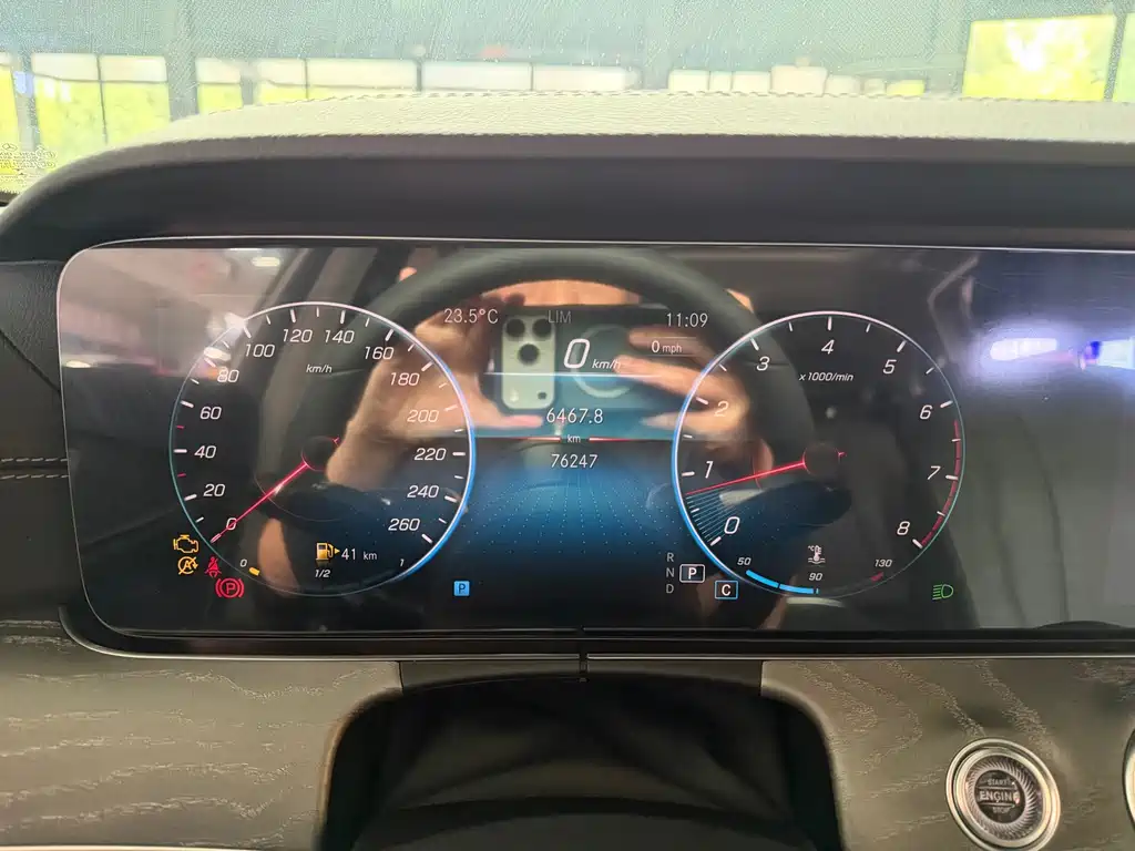 Mercedes-Benz E-Class — миниатюра 6
