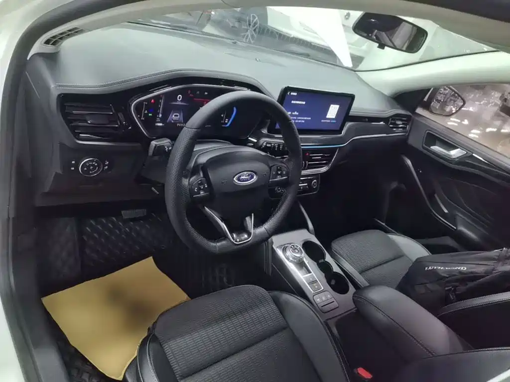 Ford Focus — миниатюра 10
