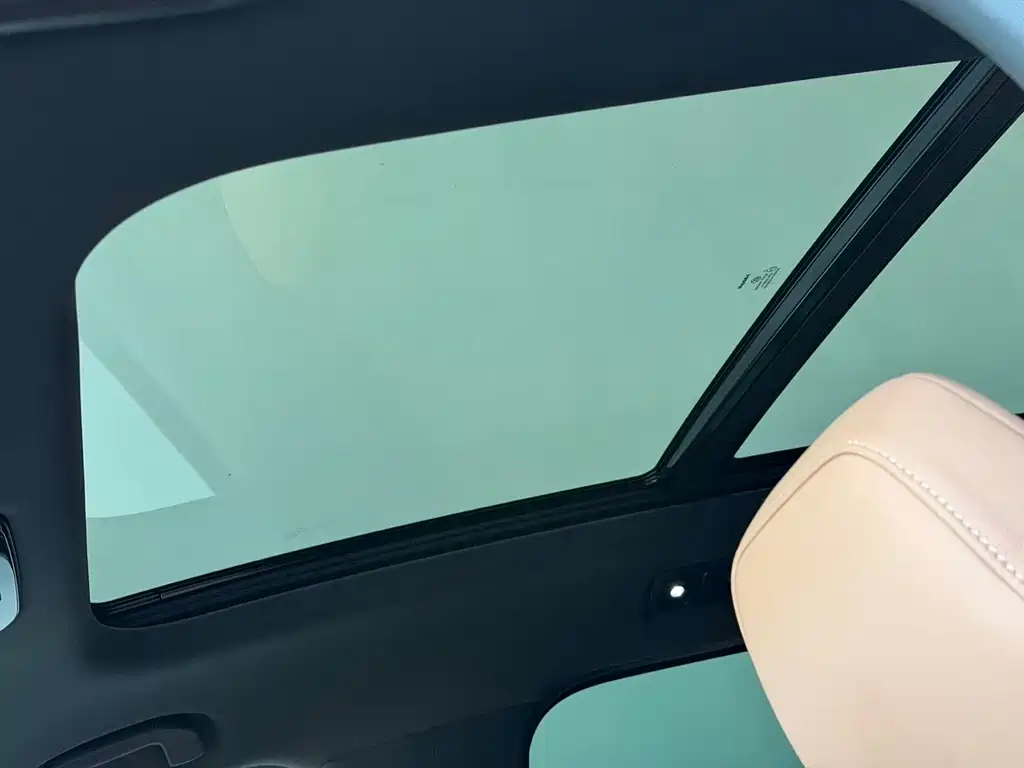 NIO ES8 — миниатюра 9