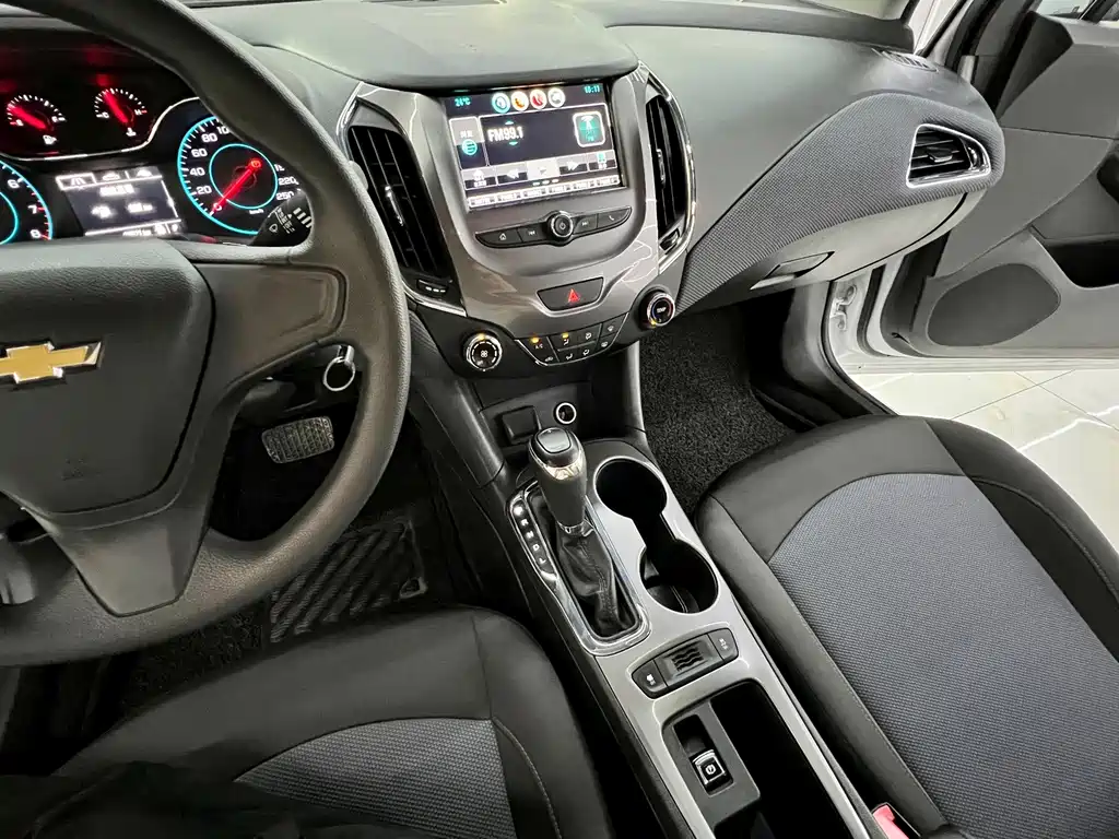 Chevrolet Cruze — миниатюра 12