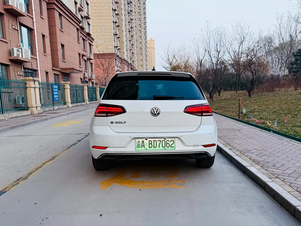 Volkswagen Golf New Energy (Import) — миниатюра 4