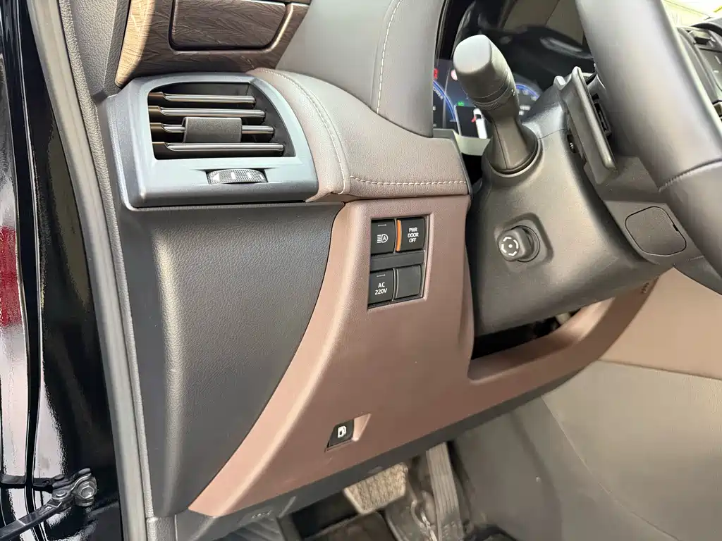 Toyota Vellfire — миниатюра 20