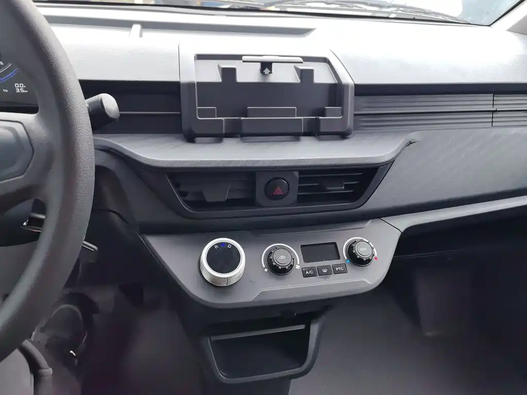 Geely Aoteng — миниатюра 13