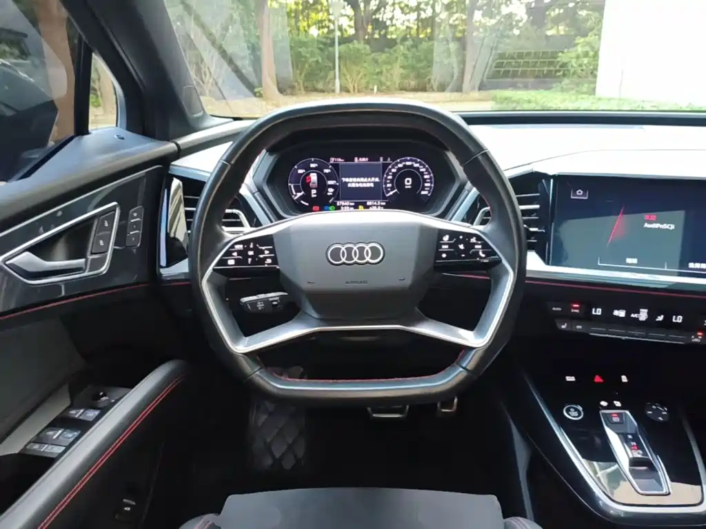Audi Q5 e-tron — миниатюра 11