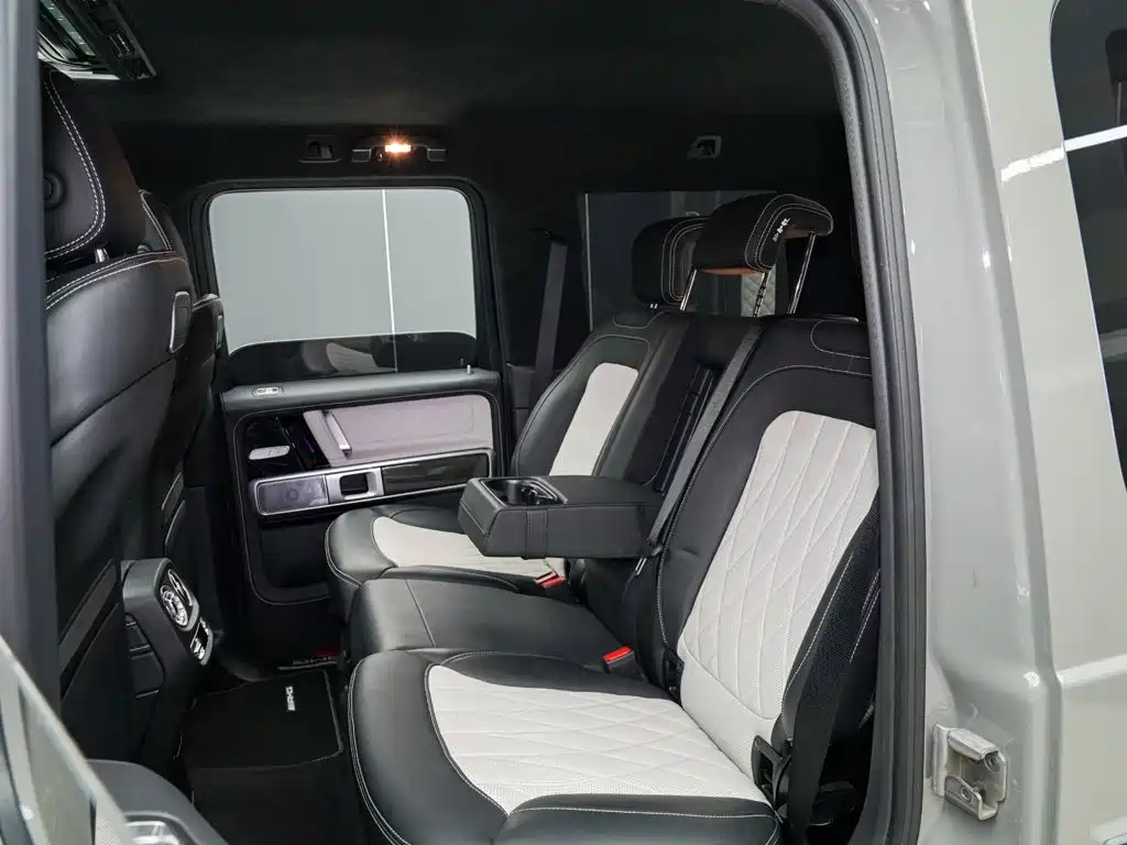 Mercedes-Benz G-Class — миниатюра 13