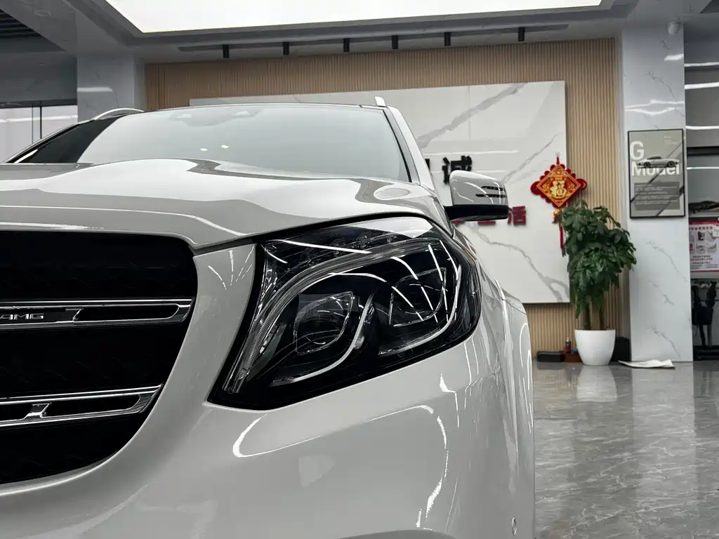 Mercedes-Benz GLS AMG — миниатюра 9
