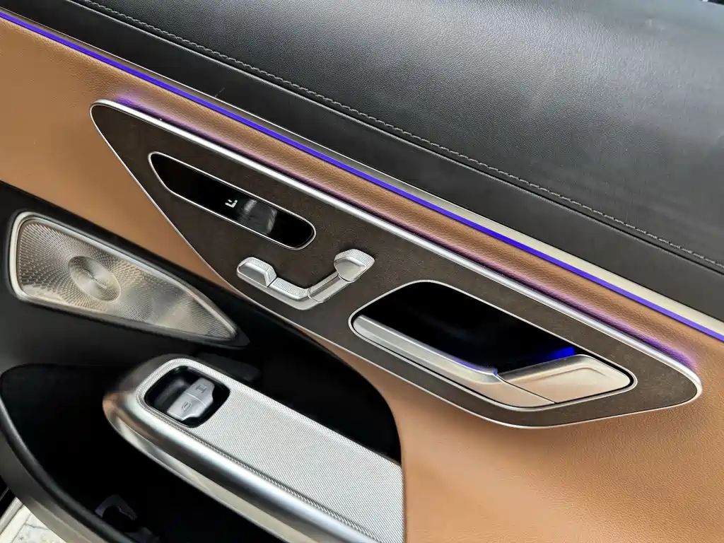 Mercedes-Benz E-Class — миниатюра 41