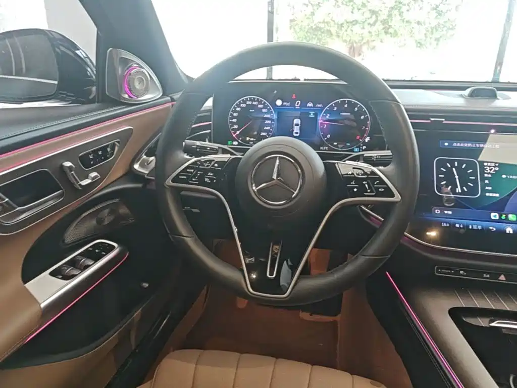 Mercedes-Benz E-Class — миниатюра 11