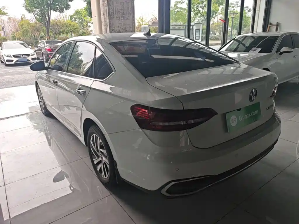 Volkswagen Lavida — миниатюра 5