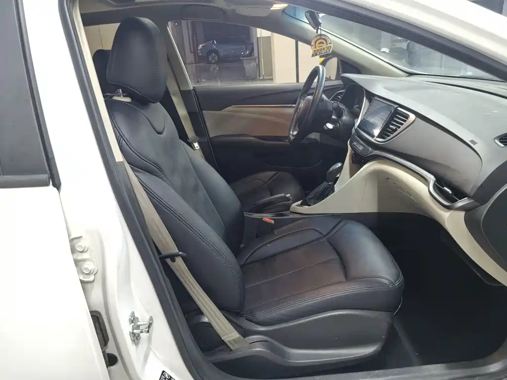 Buick Excelle — миниатюра 10