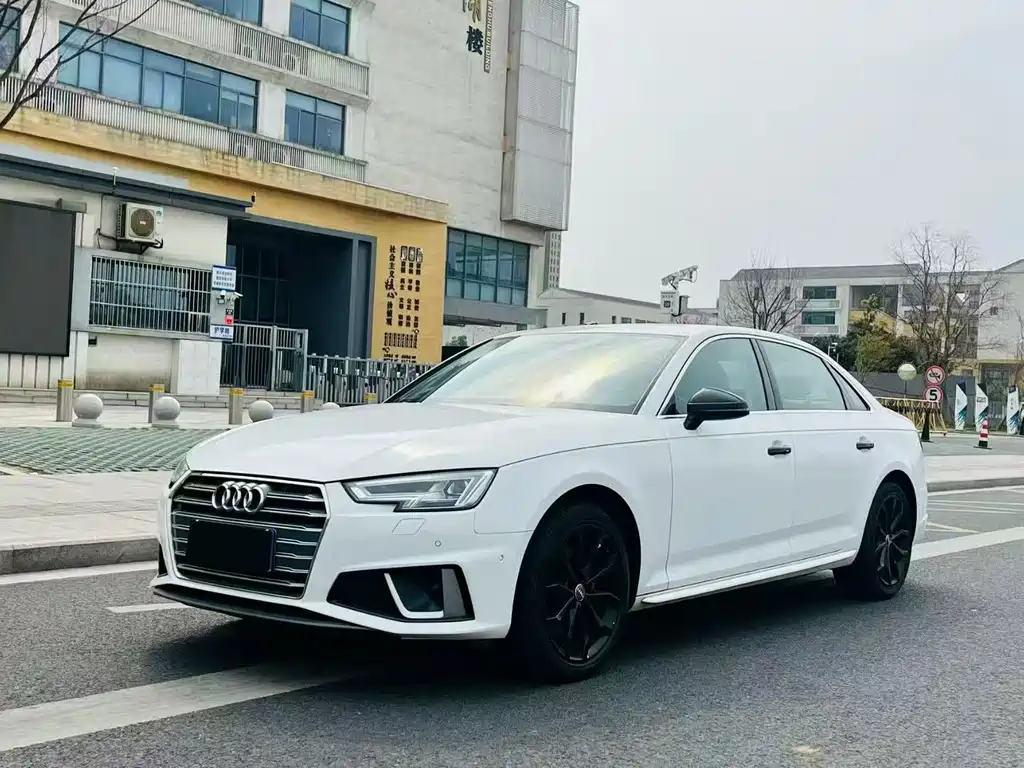 Audi A4L 2019