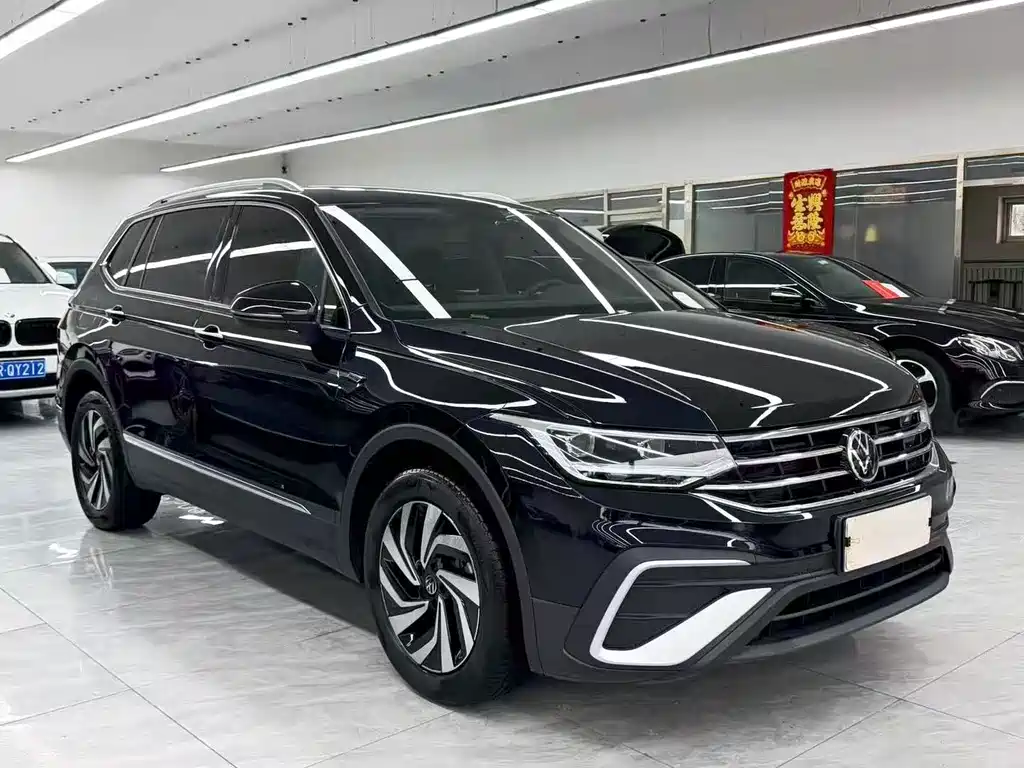 Volkswagen Tiguan L — миниатюра 3