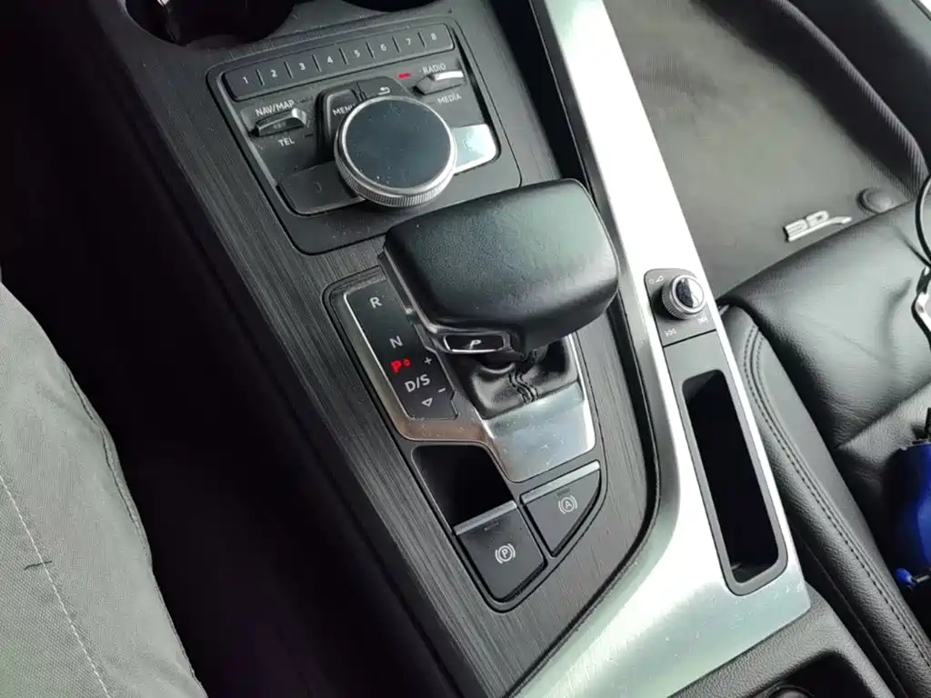 Audi A4L — миниатюра 14