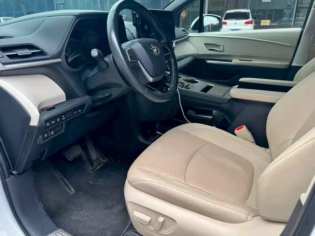 Toyota Sienna 2021 2.5L
