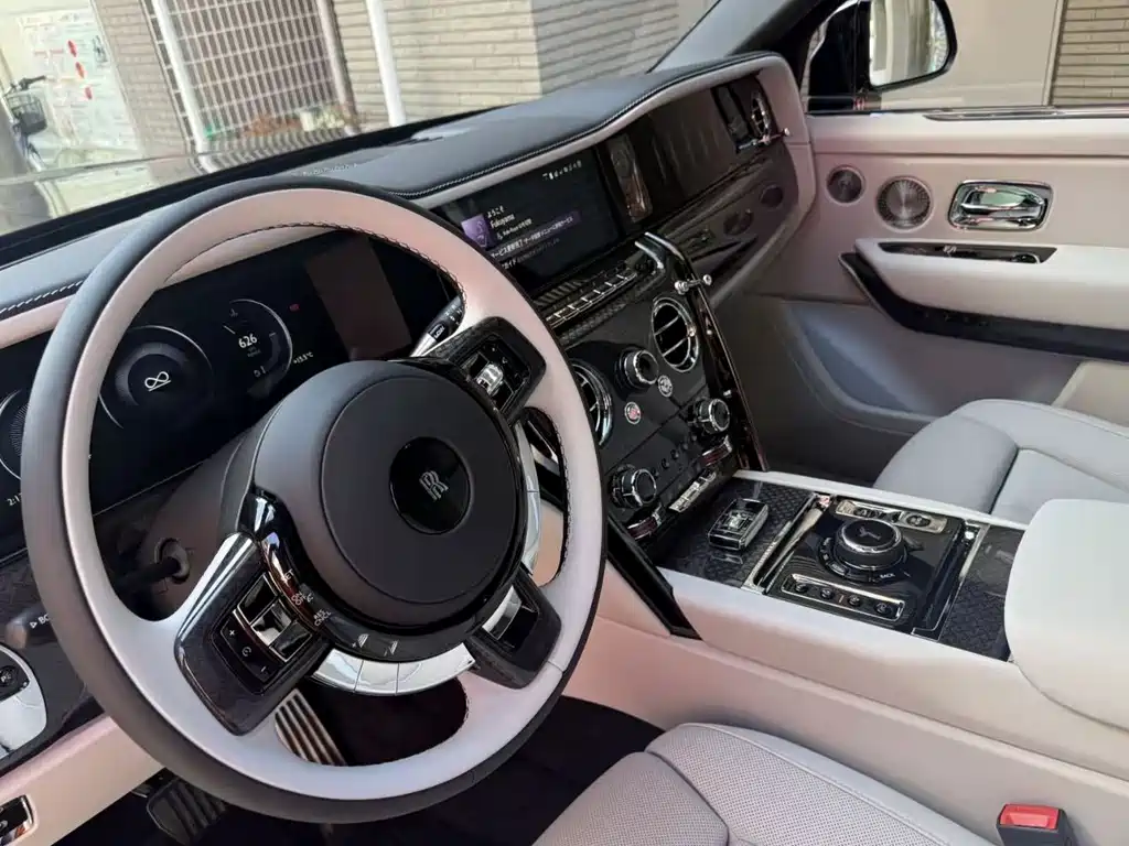 Rolls-Royce Cullinan 2025 Black Badge