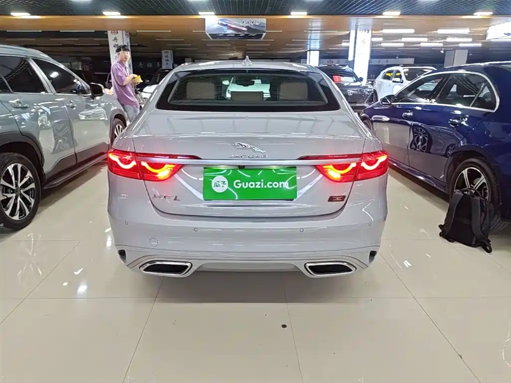 Jaguar XFL 2024 2.0T P250 Premium Luxury