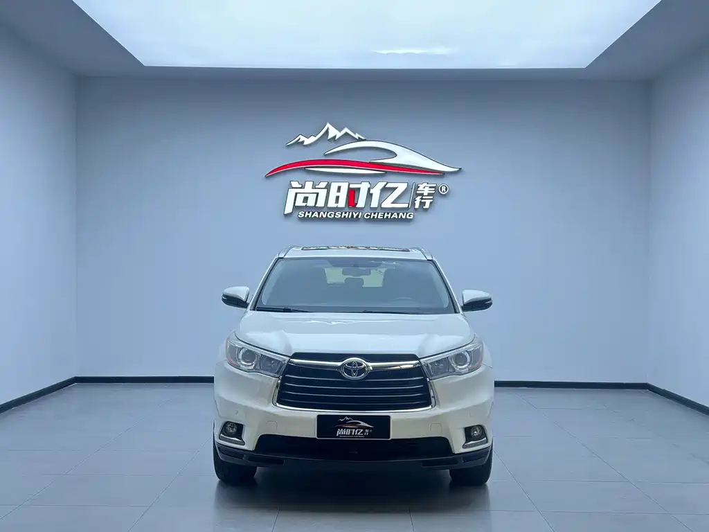 Toyota Highlander 2017 2.0T Luxury 7 мест