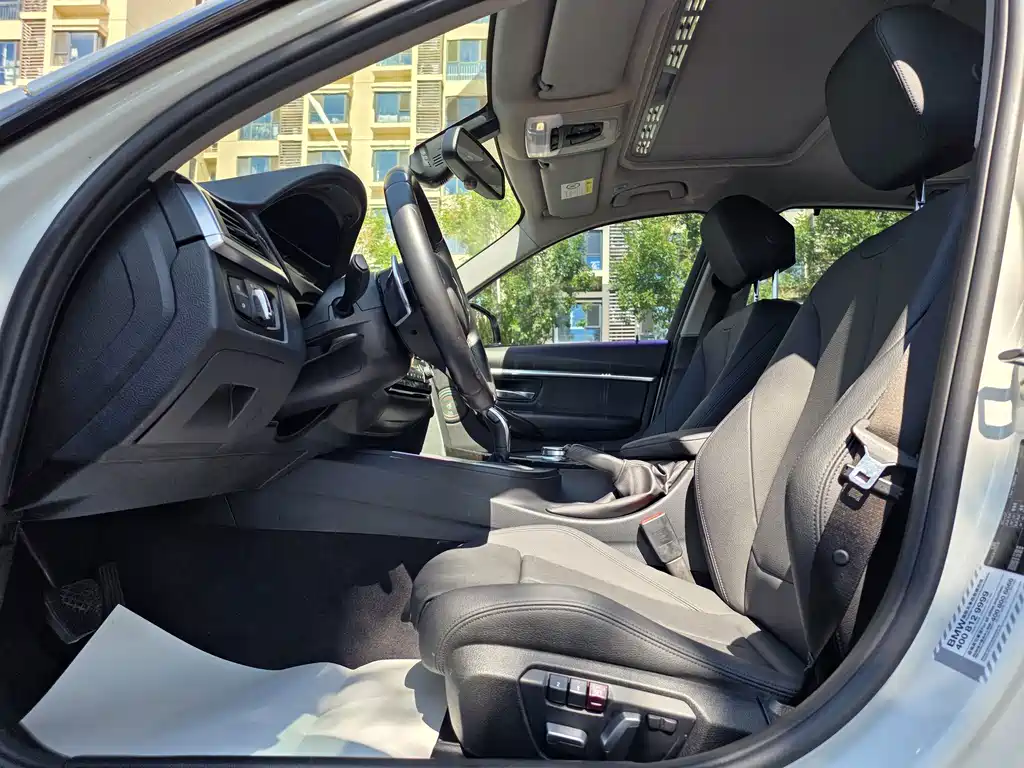 BMW 3 Series — миниатюра 5