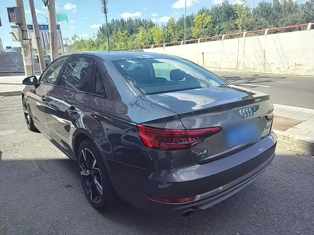 Audi A4L — миниатюра 5