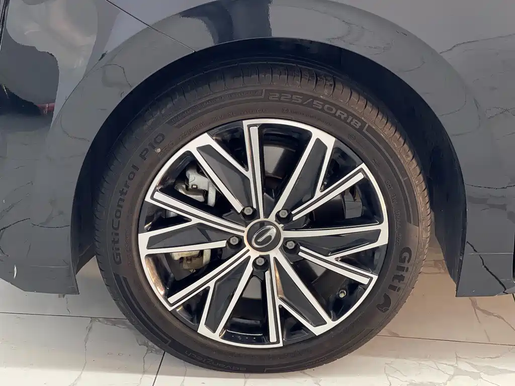 GAC Motor Trumpchi E8 PHEV — миниатюра 28