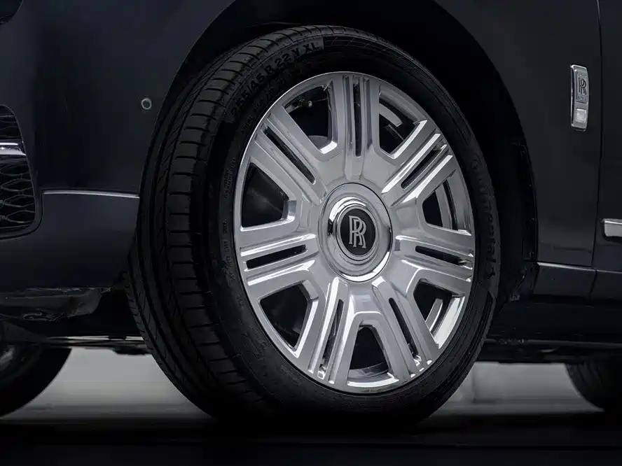 Rolls-Royce Cullinan 2018 мест