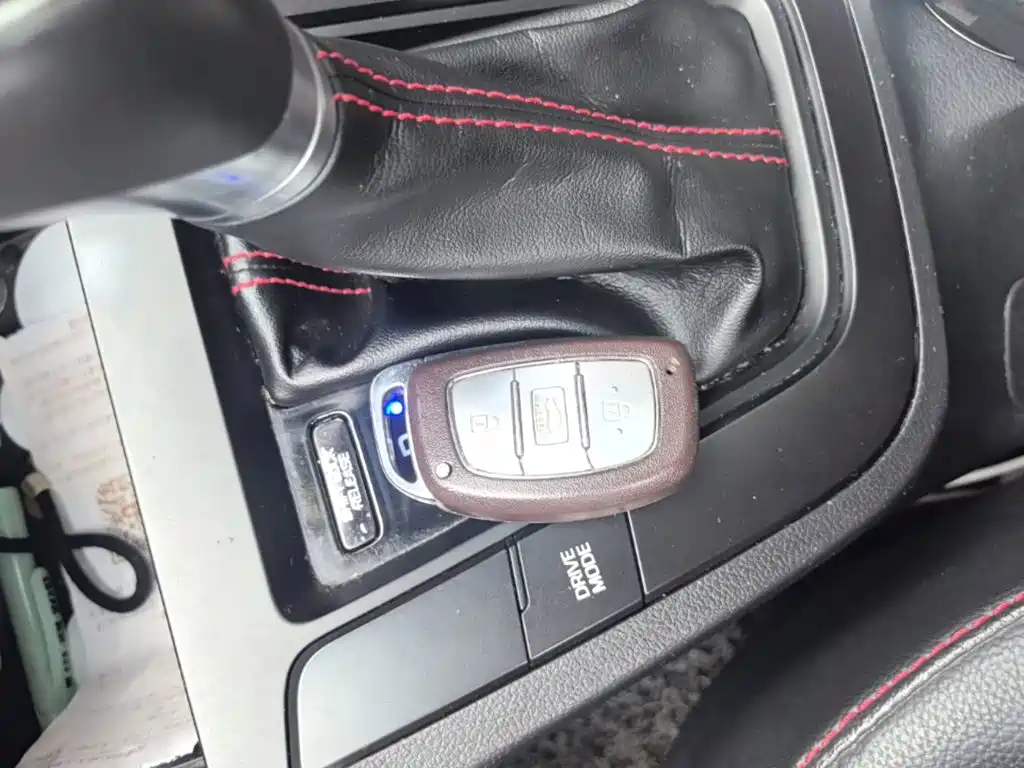 Hyundai Elantra — миниатюра 9