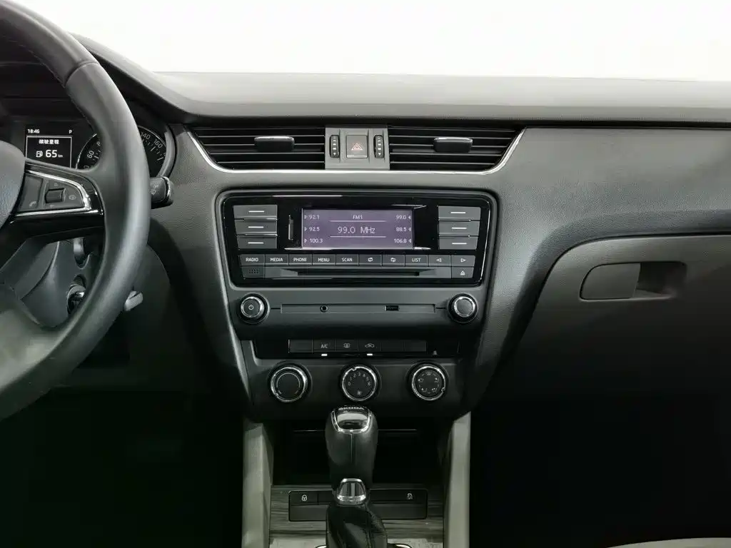 Skoda Octavia — миниатюра 12