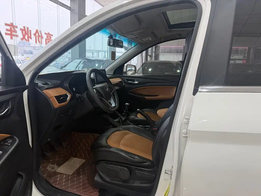 Wuling Hongguang S3 — миниатюра 4